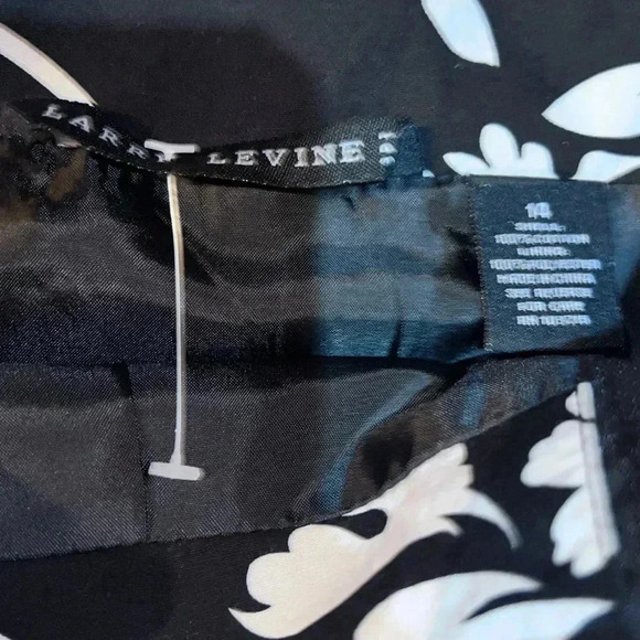 Larry Levine Black and White Flowered Floral Midi Skirt with a Bow Sz 14 - Picture 3 of 3
